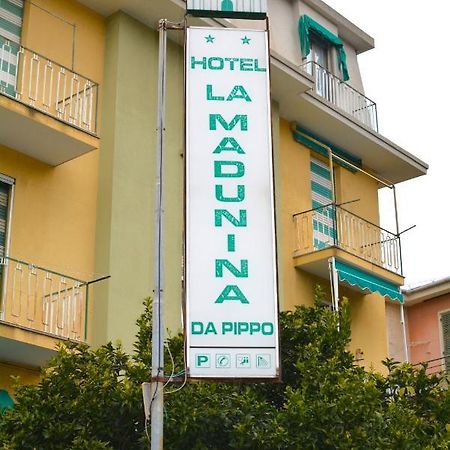 Hotel La Madunina Варацце Екстер'єр фото