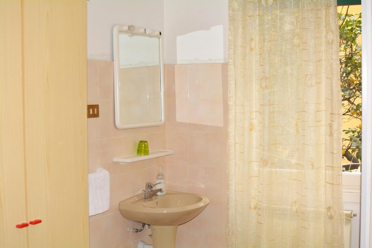 Hotel La Madunina Варацце Екстер'єр фото